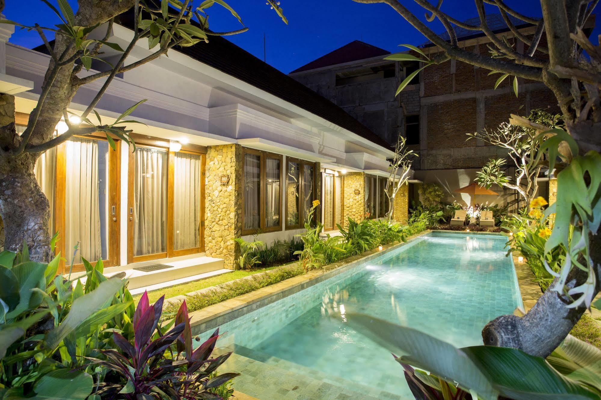 The Light Bali Villas 科洛布坎 外观 照片